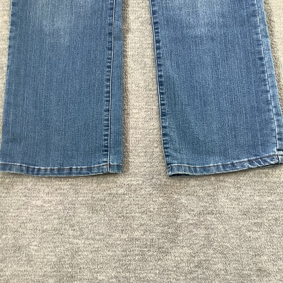 Bill Blass Circular Fit Stretch Bootcut Jeans Sz. 16 - Picture 2 of 7